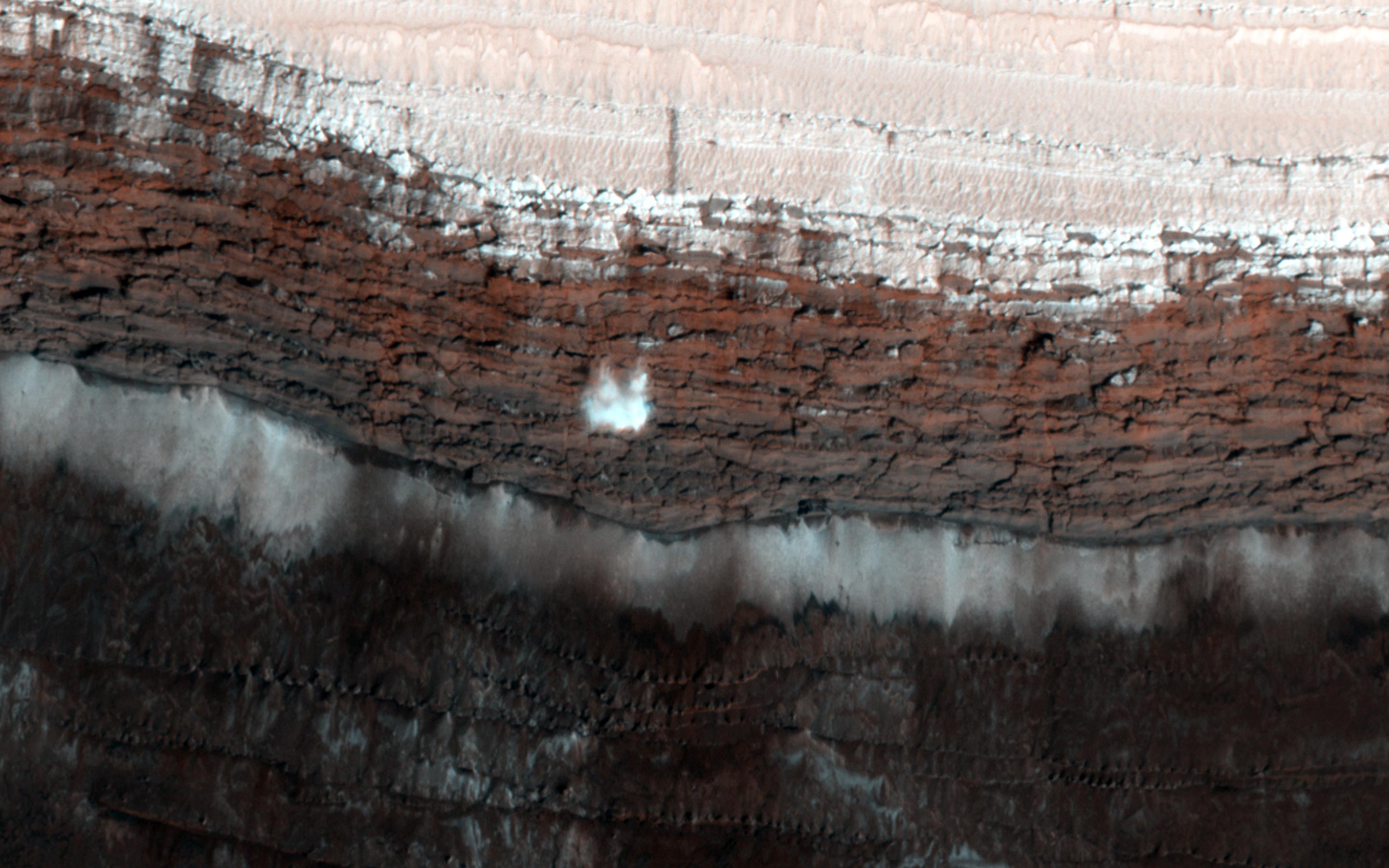 Imagem relacionada à notícia: Avalanches, Explosões de Gelo e Dunas: NASA está rastreando o Ano Novo em Marte