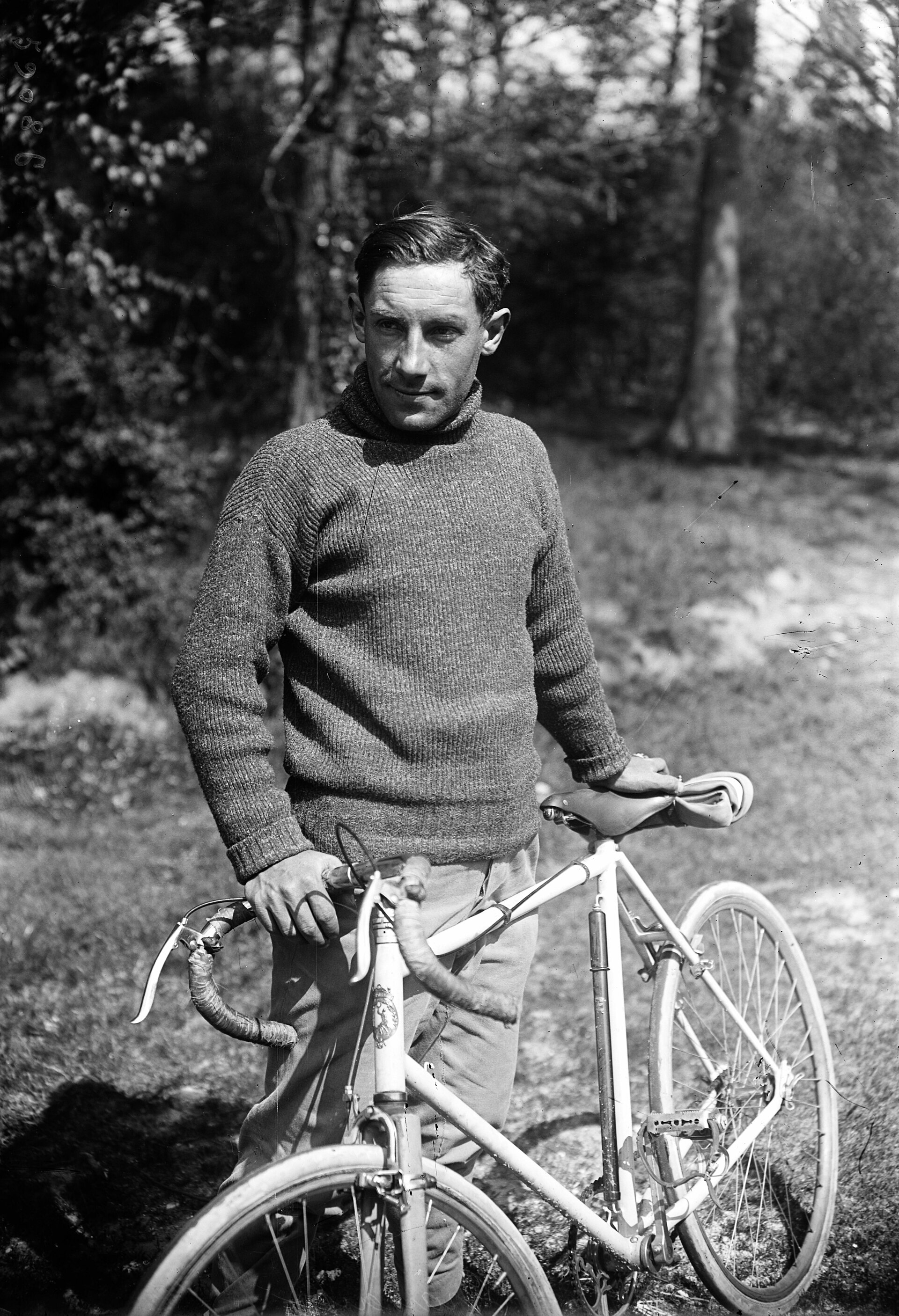 Imagem de referência de Costante Girardengo, descrito nos dados abertos como ciclista italiano