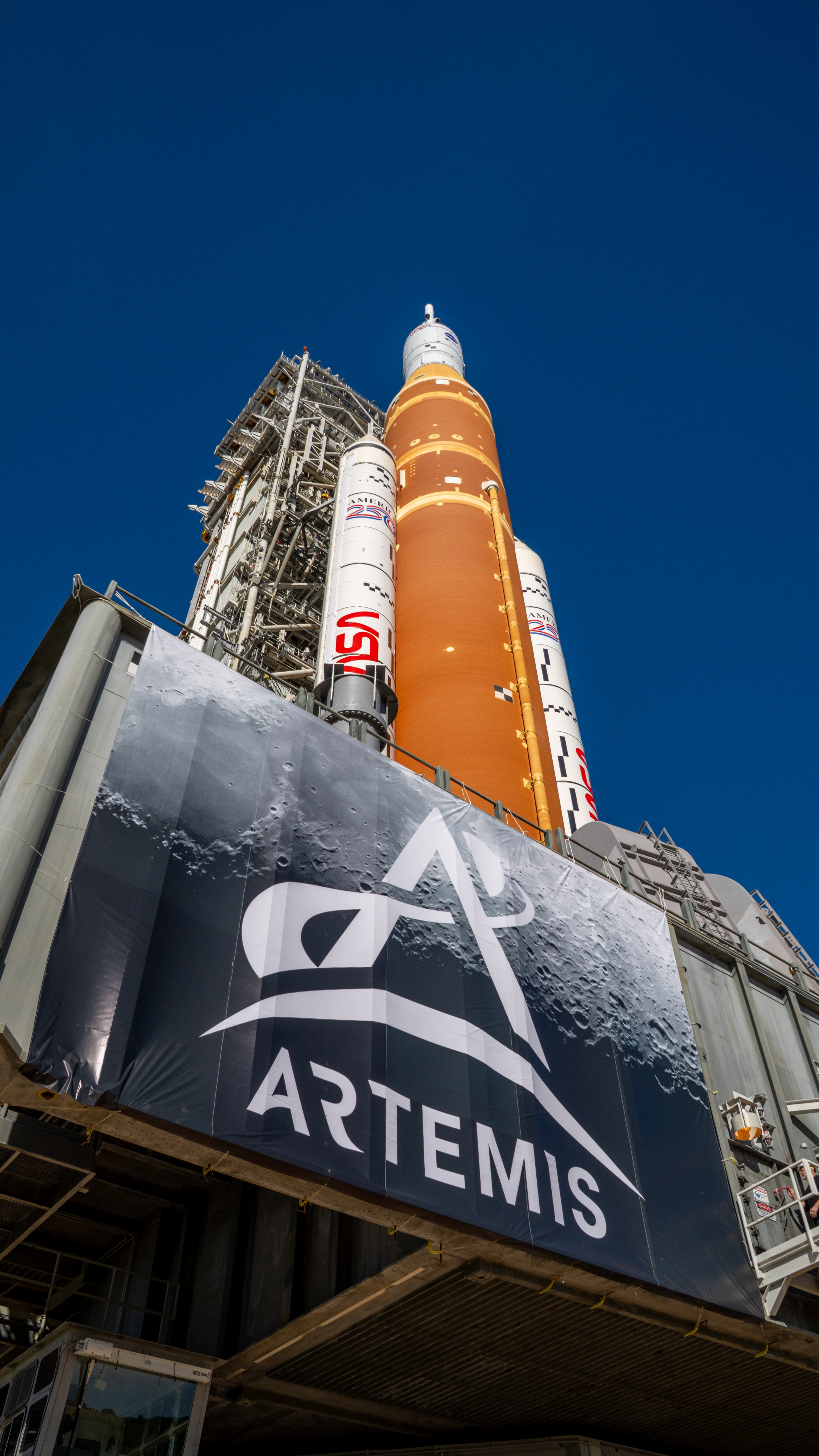 Imagem relacionada à notícia: NASA lança contagem regressiva do lançamento da missão Artemis II Moon