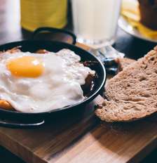 Depois dos 40, comer só um ovo no café da manhã pode ser um grande erro Foto: Freepik