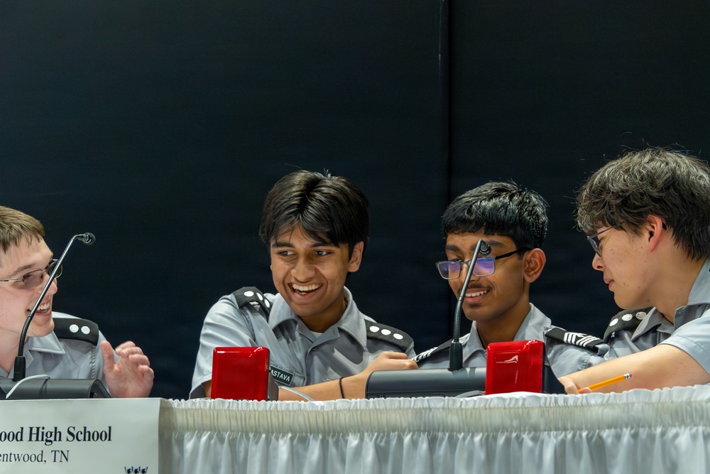 Imagem relacionada à notícia: O Colégio Ravenwood ganha o campeonato do Exército na liderança JROTC e no bolo acadêmico