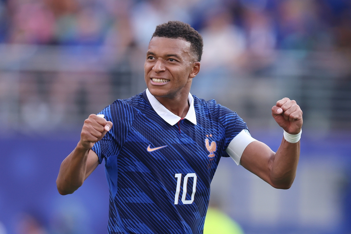 Kylian Mbappé assina com a On após 20 anos de parceria com a Nike
