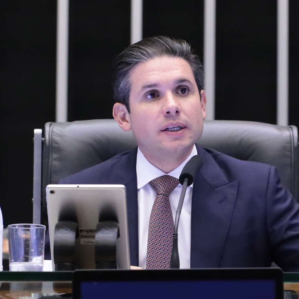 PF encontrou mensagens que ligam Vorcaro a Hugo Motta, diz jornal