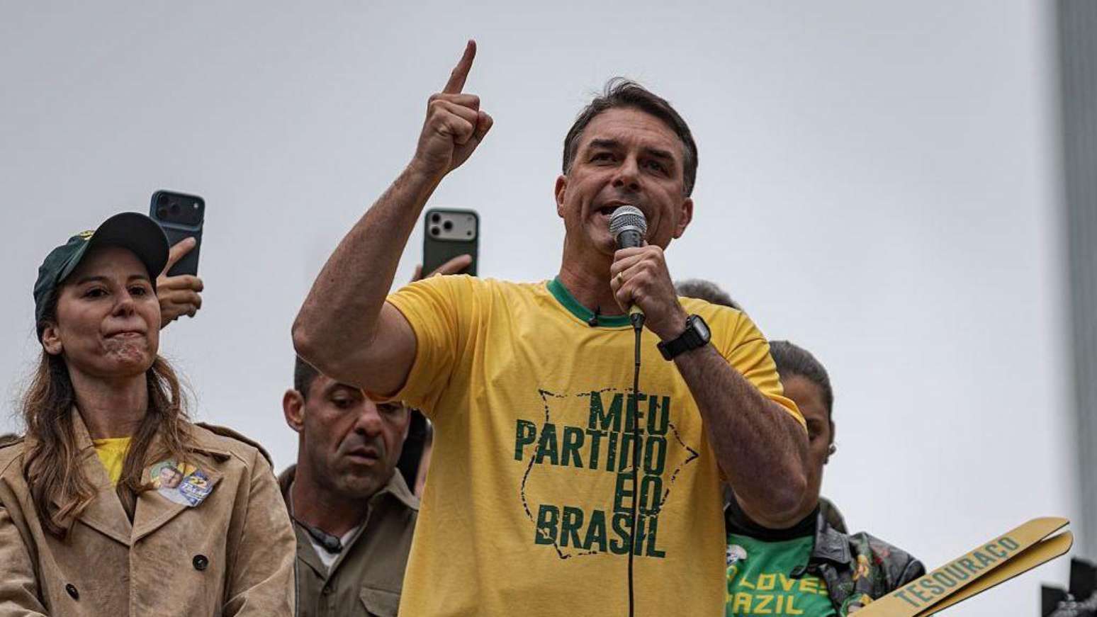 Fl&aacute;vio Bolsonaro.