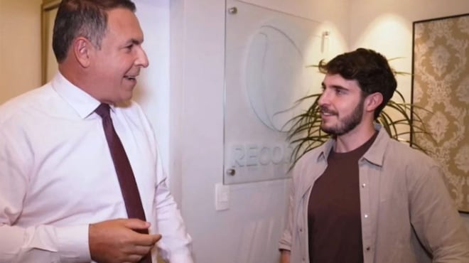 Bastidores! Gottino destaca a importância da língua de sinais e aproveita intervalo para aprender frases em Libras