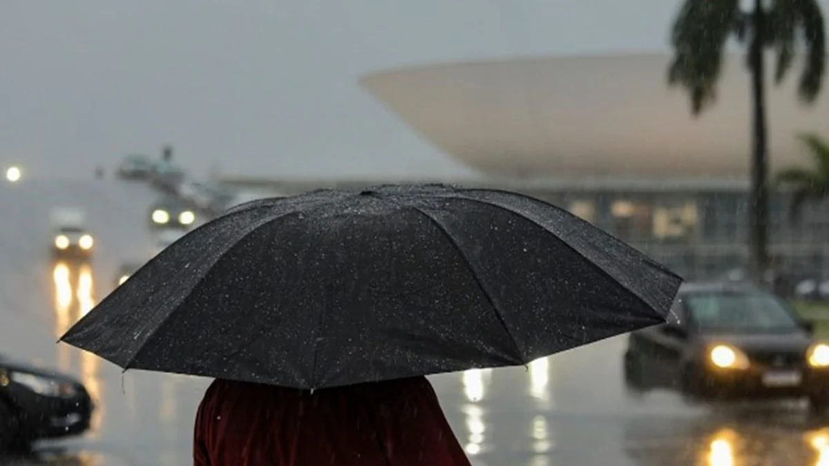 Ciclone na costa leva tempestades e ventanias ao Sul/Sudeste e Centro-Oeste