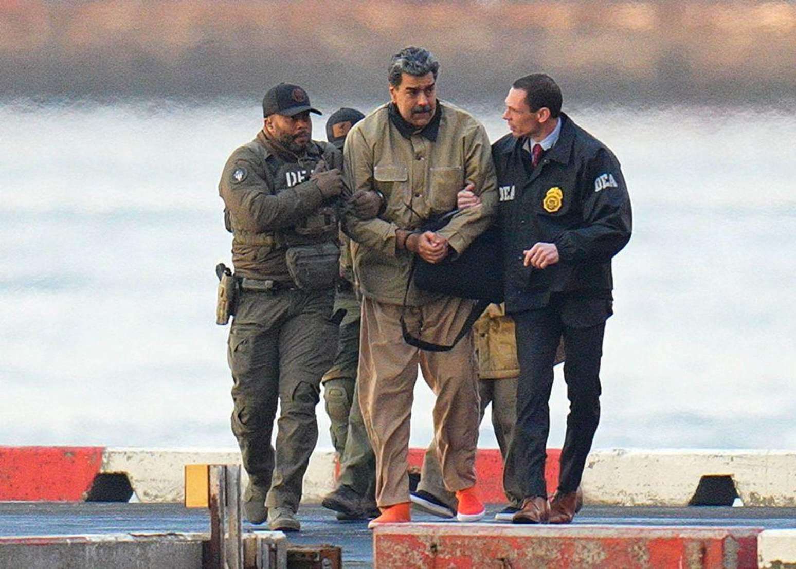 Nicol&aacute;s Maduro responde a acusa&ccedil;&otilde;es de narcotr&aacute;fico em Nova York, que ele nega e que podem lev&aacute;-lo &agrave; pris&atilde;o perp&eacute;tua