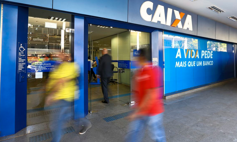 Funcionários da Caixa entram em greve e Banco do Brasil tem paralisação parcial de atividades nesta quinta