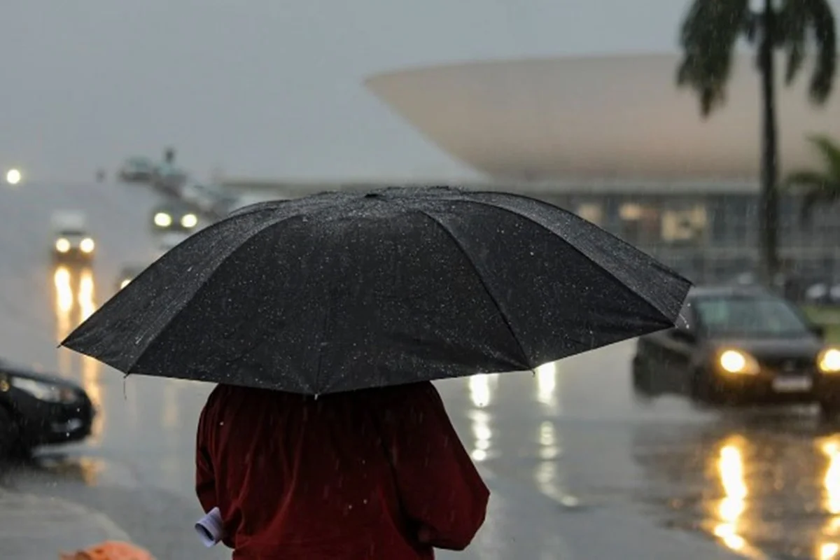 Ciclone na costa leva tempestades e ventanias ao Sul/Sudeste e Centro-Oeste