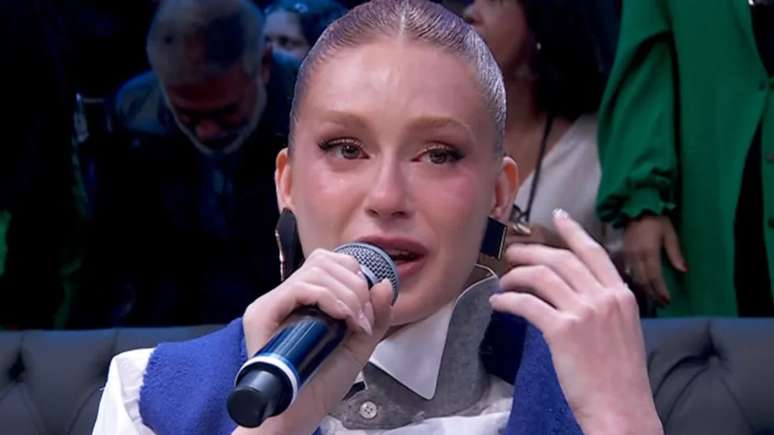 Passou vergonha? Marina Ruy Barbosa chora em 14 segundos no Domingão e web reage: 'Parece'
