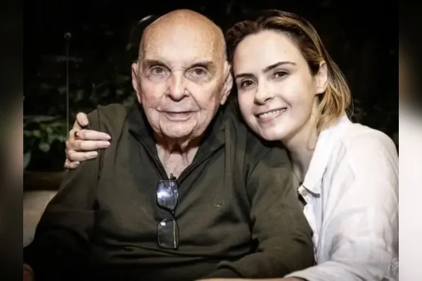 Ana Paula Renault pede à Justiça dados de pessoa que expôs sua foto íntima
