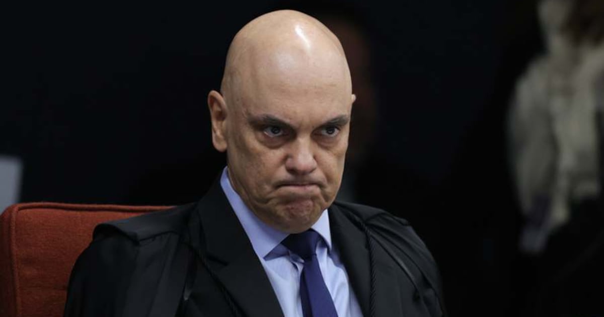 Moraes autoriza visitas permanentes de familiares a Bolsonaro, mas não inclui Flávio na lista
