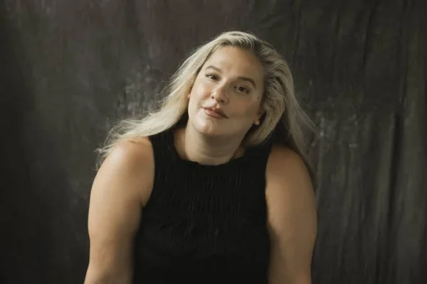 Alice Caymmi recorda conflitos com Nana e fala sobre homenagem à tia