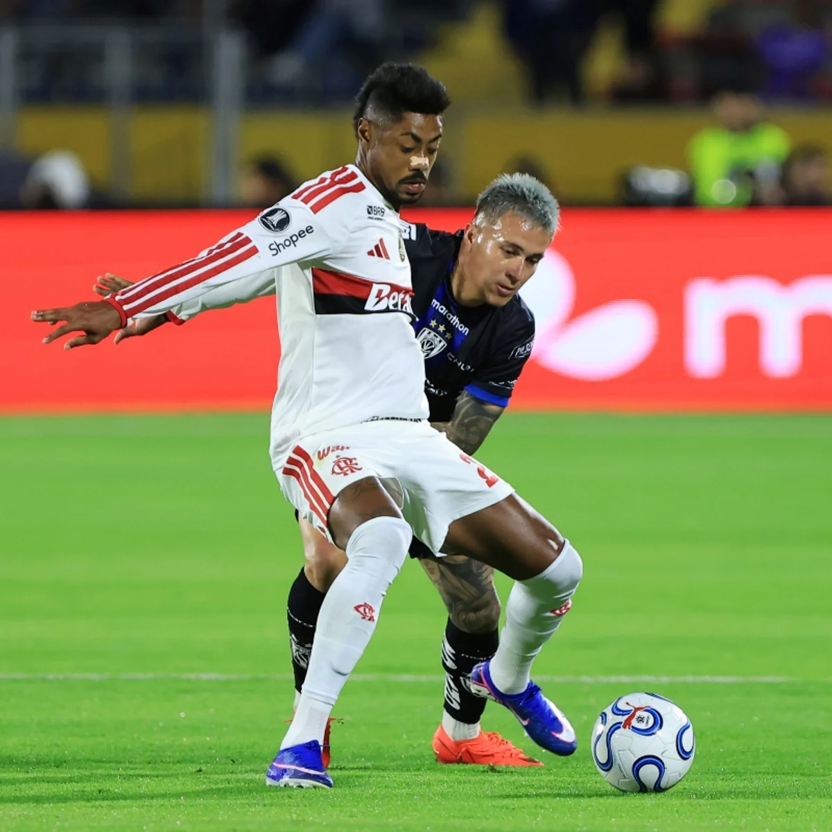 Flamengo e Leonardo Jardim são multados pela Conmebol por atraso em partida