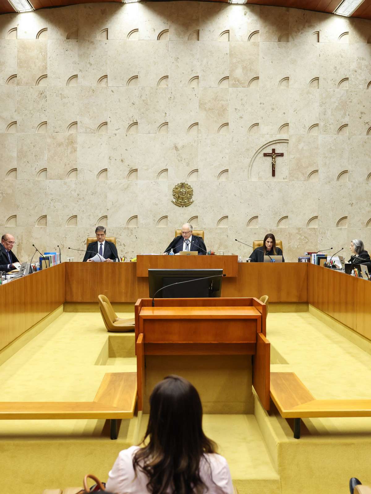 STF vive divisão interna, e Dino teve influência maior que Fachin em julgamento de Moraes, avaliam especialistas