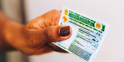 Medida também vale para aulas práticas da CNH e permanece em vigor após o arquivamento de ação que questionava a mudança Foto: Rafa Press/Getty Images / Perfil Brasil