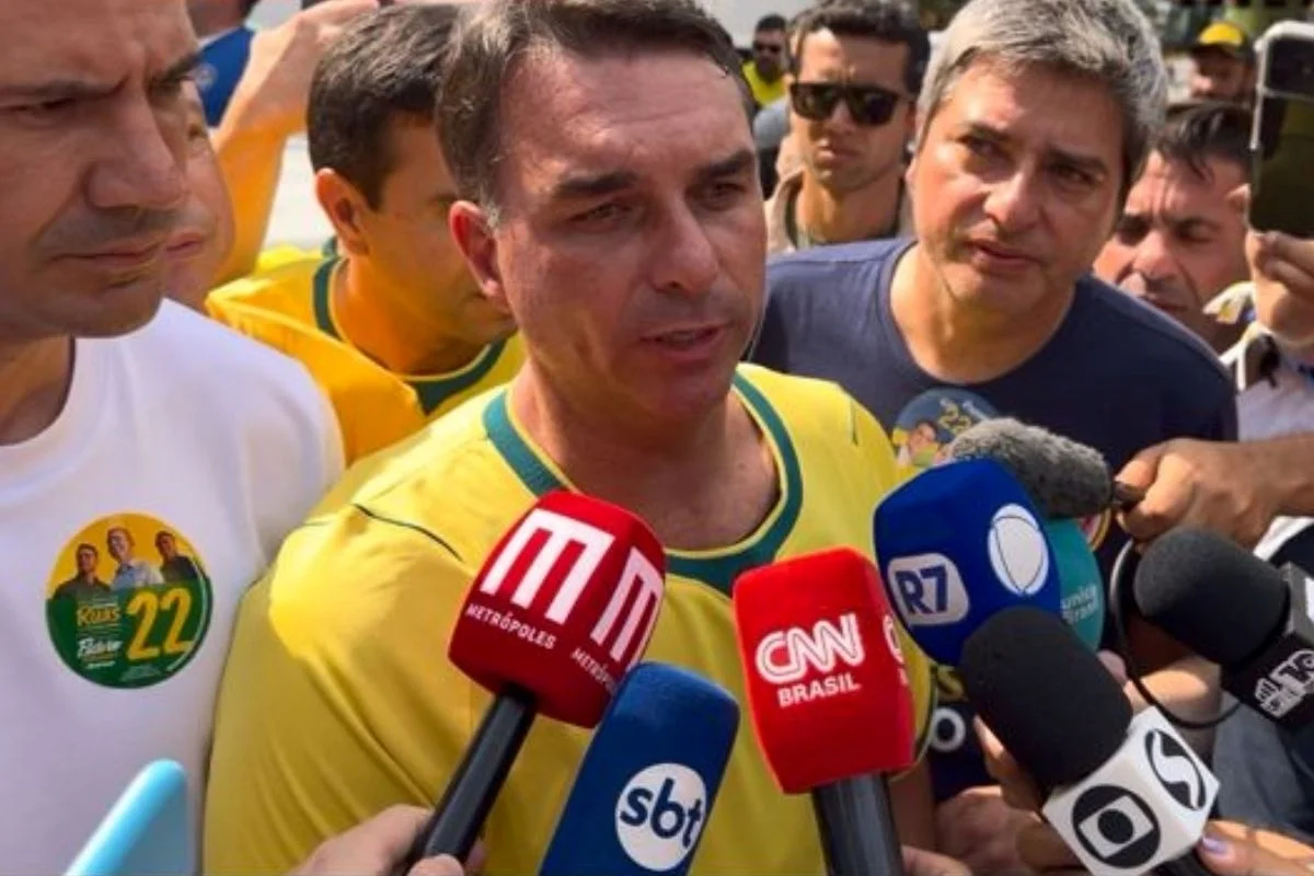 Foto colorida de Flávio Bolsonaro - Metrópoles