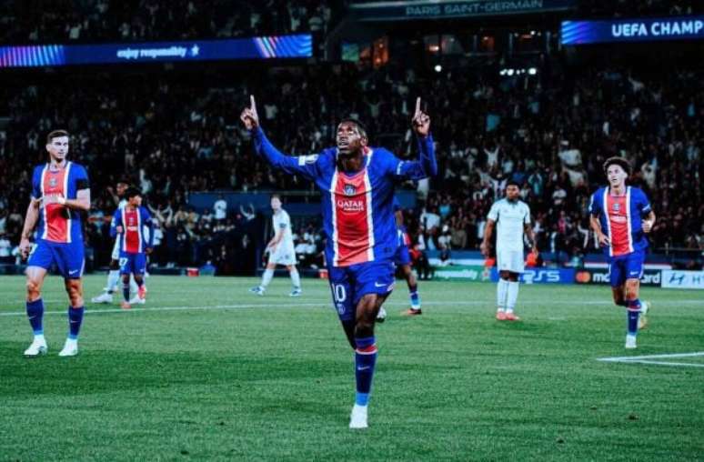 Bicampeão, PSG estreia na Champions com goleada