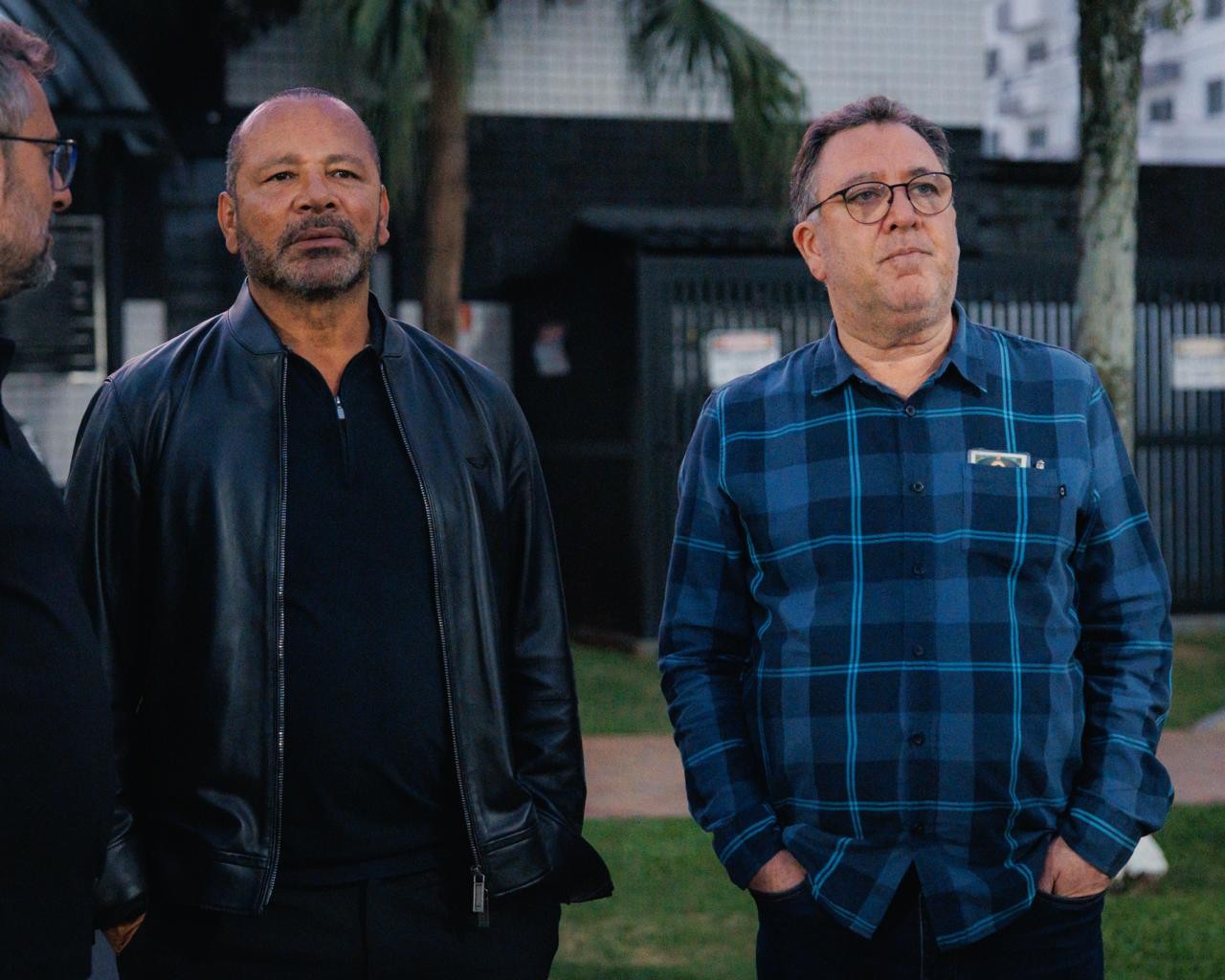 Dos reforços à estrutura: como a família Neymar amplia influência nos bastidores do Santos