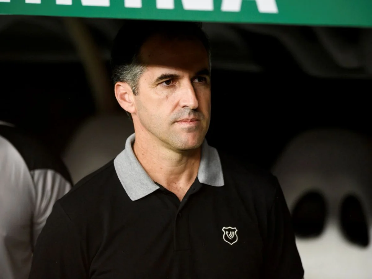 Brasileirão: Léo Condé é o 17º treinador demitido em 2026; confira a lista