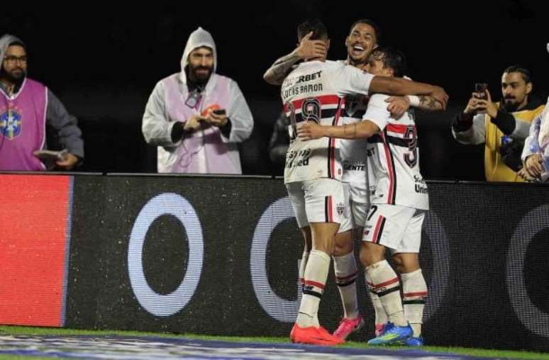 Em jogo "fundamental", São Paulo reencontra Boca Juniors após 19 anos