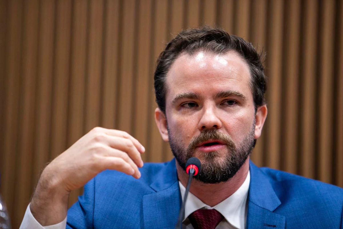 Dario Durigan, ministro interino da Fazenda, durante discurso - Metrópoles