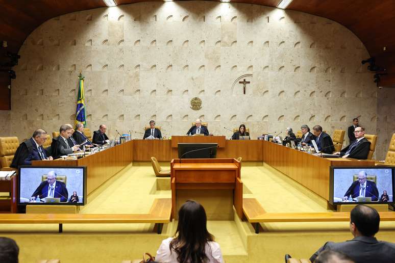STF vive divisão interna, e Dino teve influência maior que Fachin em julgamento de Moraes, avaliam especialistas