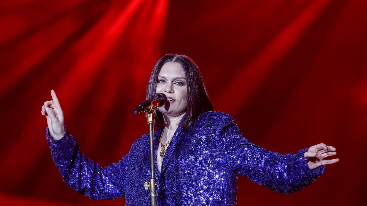 O que é a cirurgia reconstrutiva que a cantora Jessie J fará pela segunda vez após câncer de mama?
