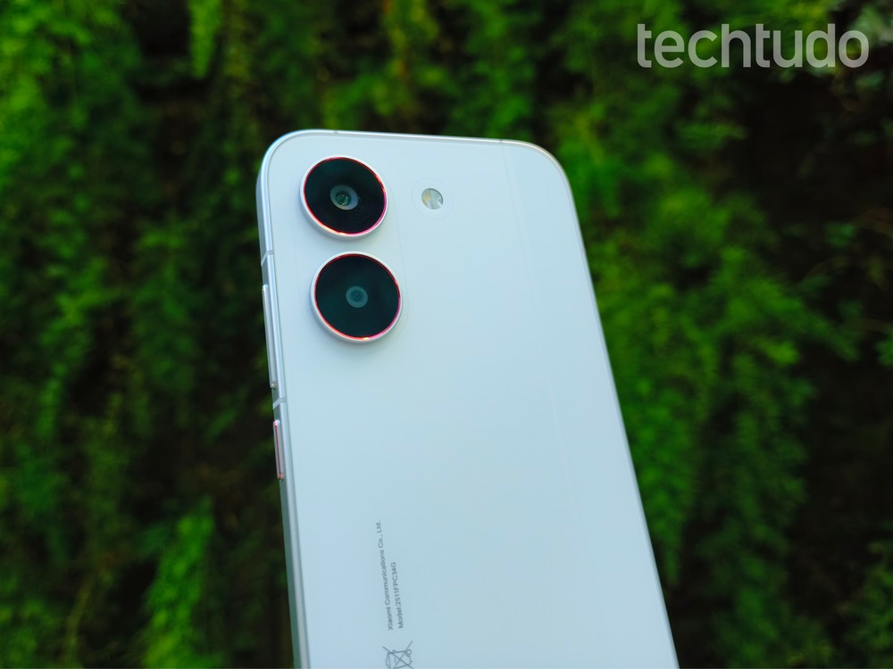 Conjunto de câmeras Poco X8 Pro (com marca) — Foto: Julia Rabaça/TechTudo