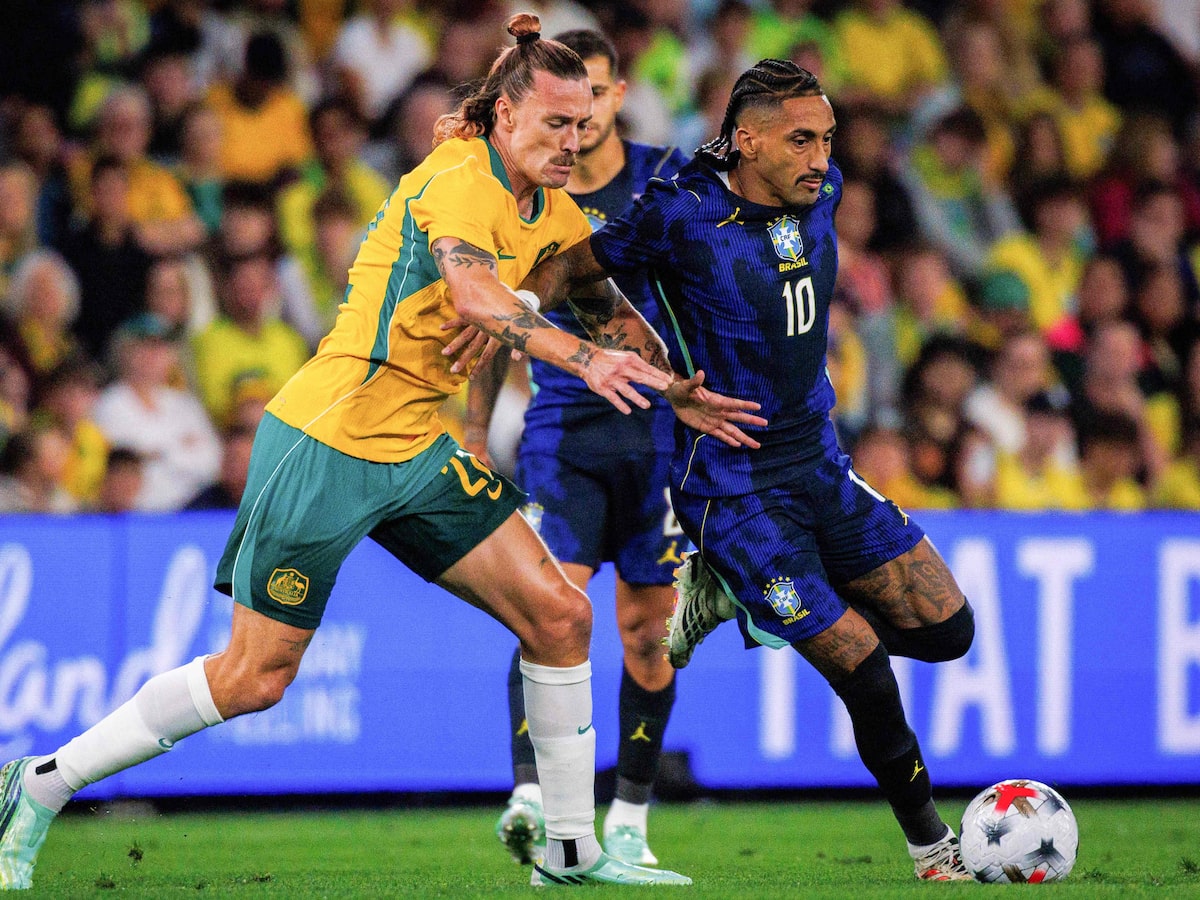 Brasil evolui com novo esquema de Ancelotti e vence Austrália de virada em jogo de seis gols