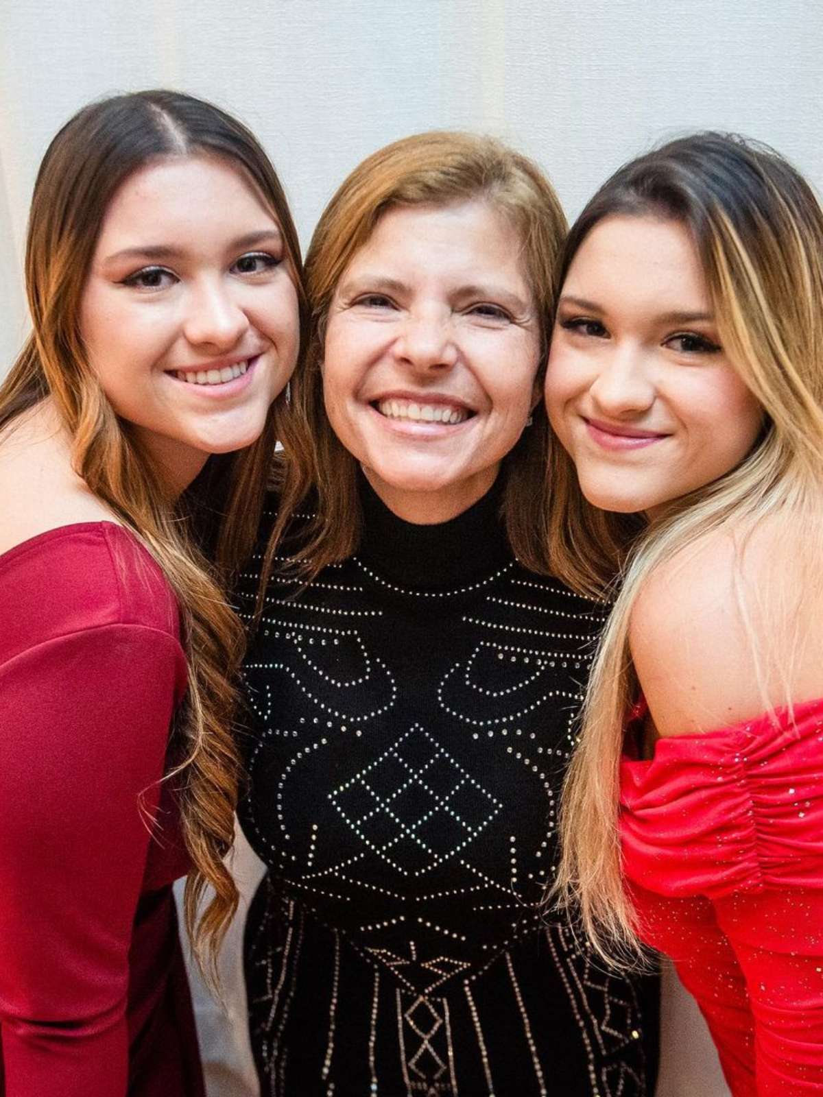 Filhas gêmeas de Gugu Liberato curtem viagem com a mãe, Rose Miriam