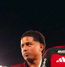 Foto: (Imagem: Joaquín Freitas e valencia ao fundo/ Gilvan de Souza/ Flamengo) / Gávea News