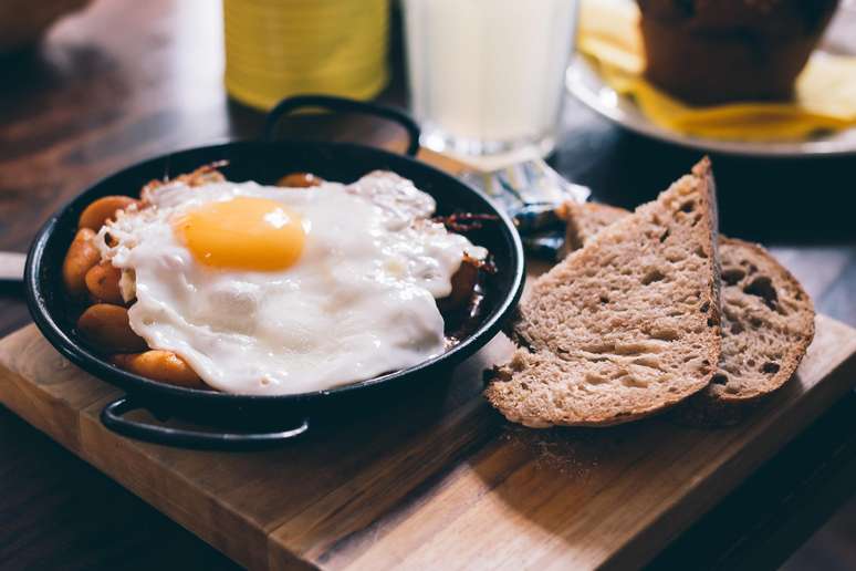 Comer só um ovo no café da manhã pode ser um grande erro após os 40, alerta nutricionista