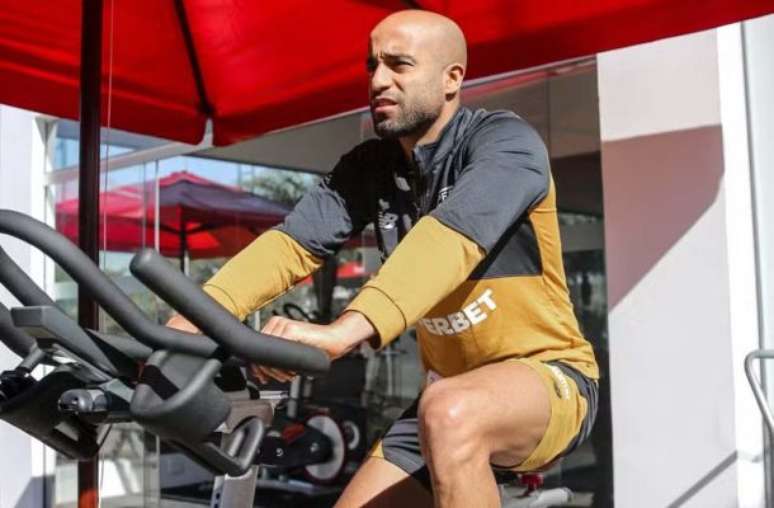 Lucas avança na recuperação e pode antecipar retorno ao São Paulo