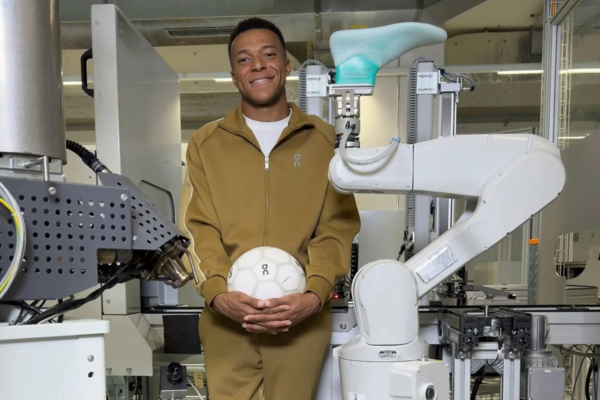 Kylian Mbappé assina com a On após 20 anos de parceria com a Nike