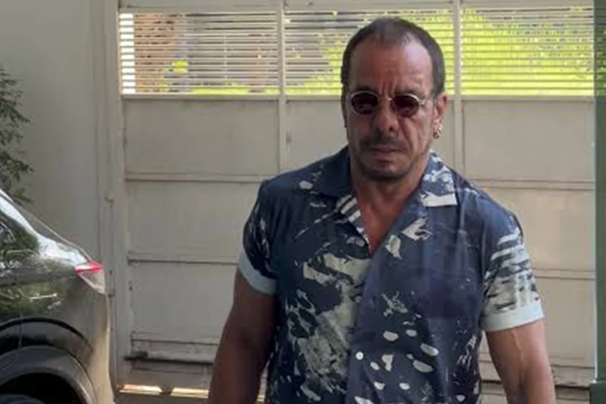 Foto do cantor sertanejo Ralf de óculos escuros - Metrópoles