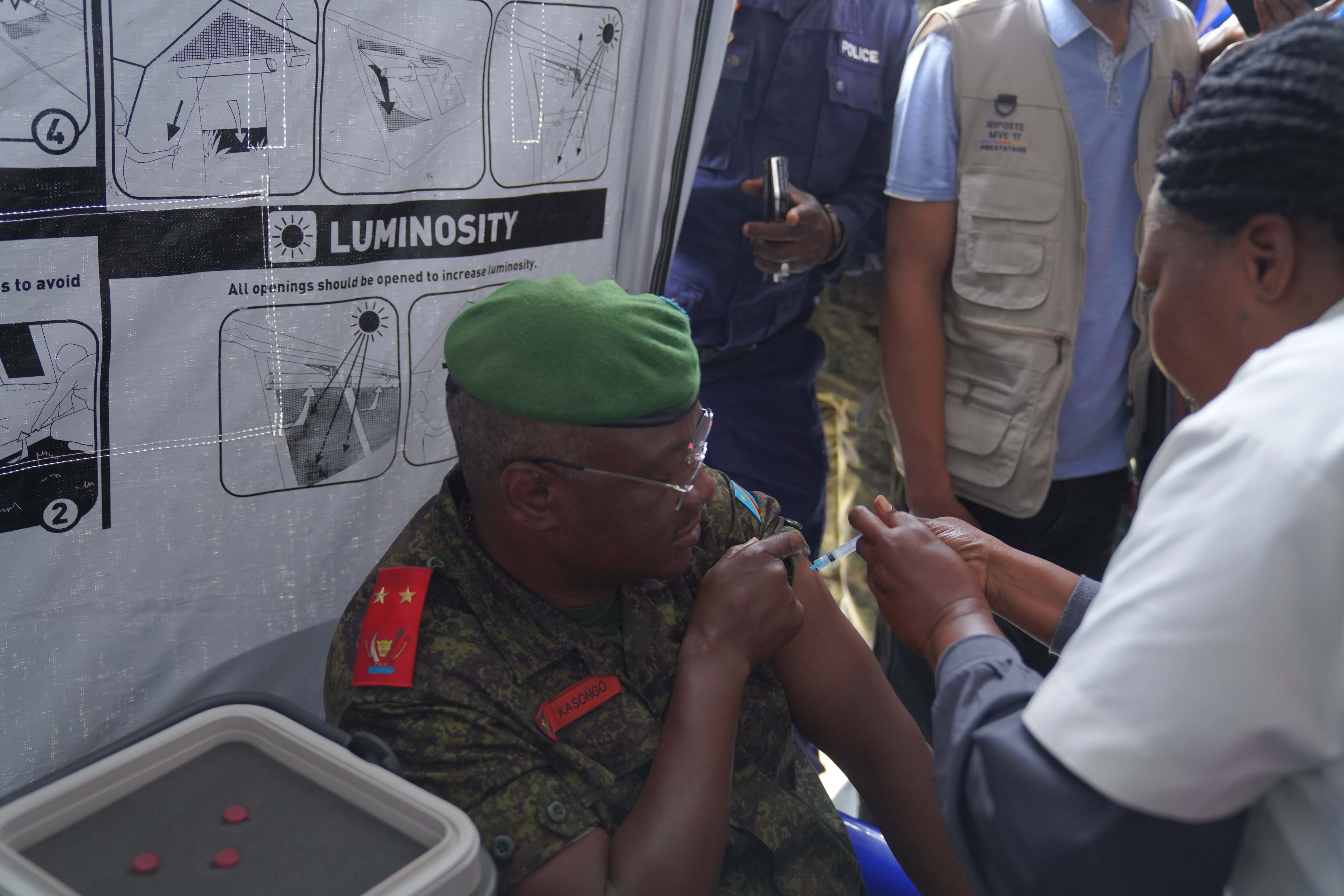 A RDC inicia vacinação contra o ebola para profissionais de saúde no epicentro da epidemia