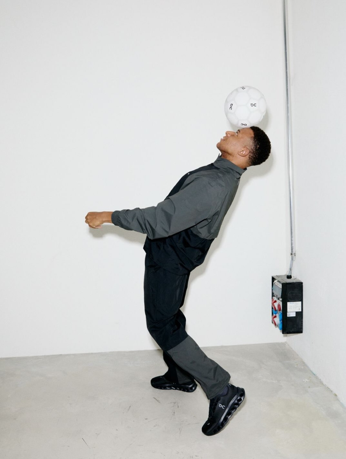 Kylian Mbappé assina com a On após 20 anos de parceria com a Nike