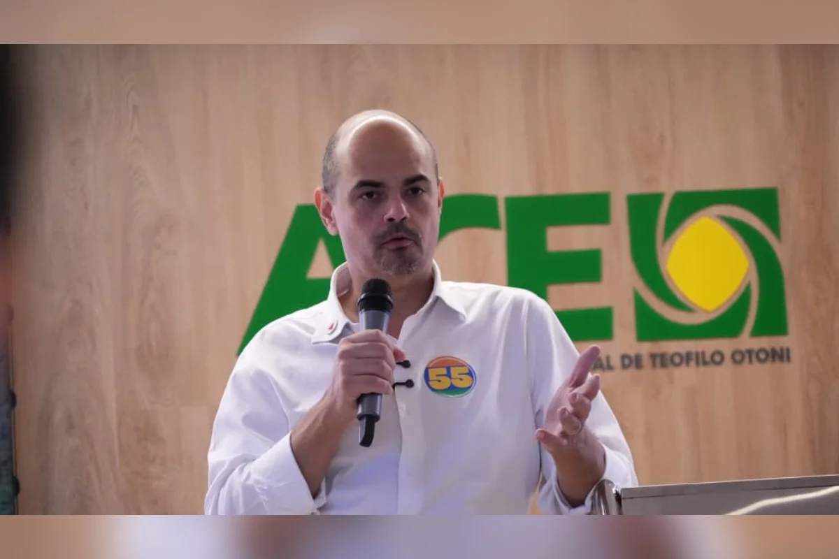 Imagem da matéria: Simões celebra condenação de ex-presidente da Câmara de BH por improbidade