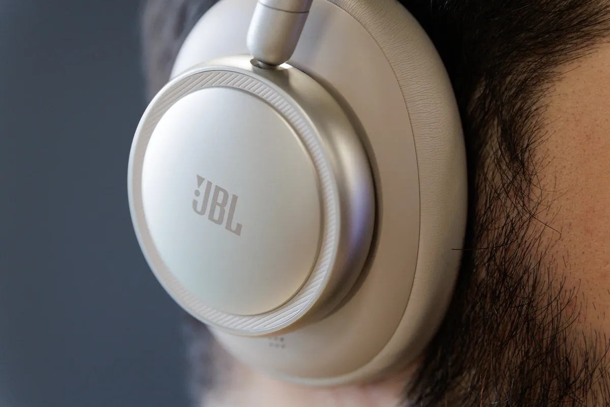 Imagem da matéria: JBL Live 780NC me deixou mal-acostumado com o cancelamento de ruído