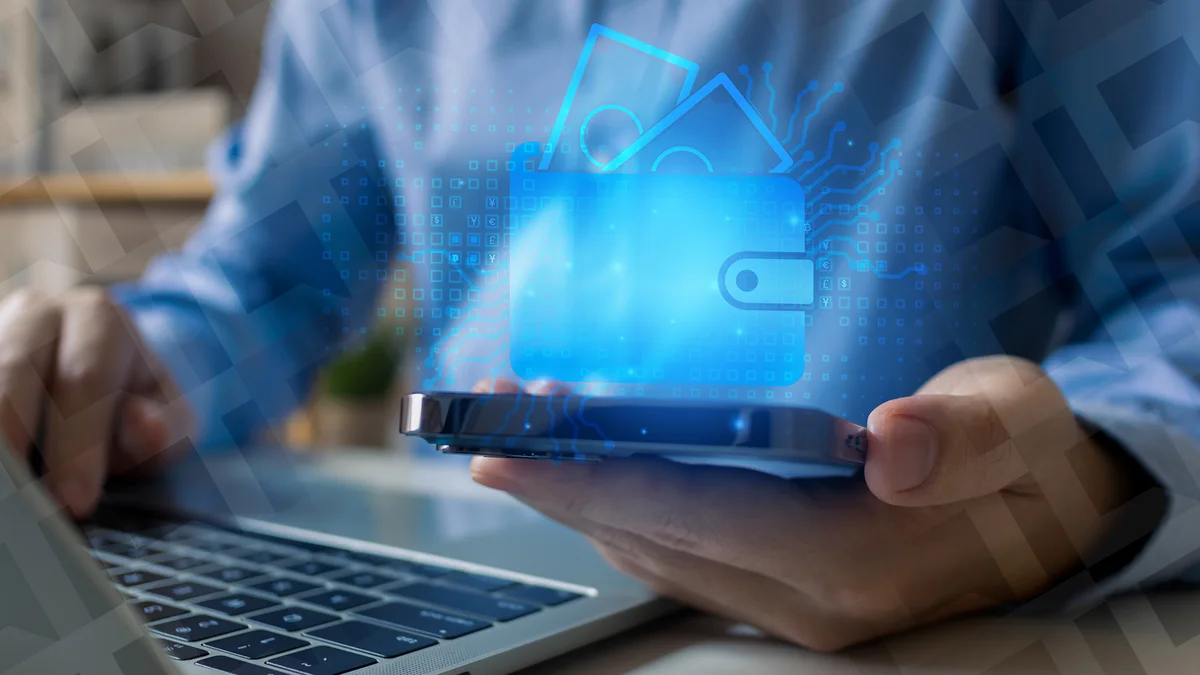 Celular com banco digital indicando Open Finance