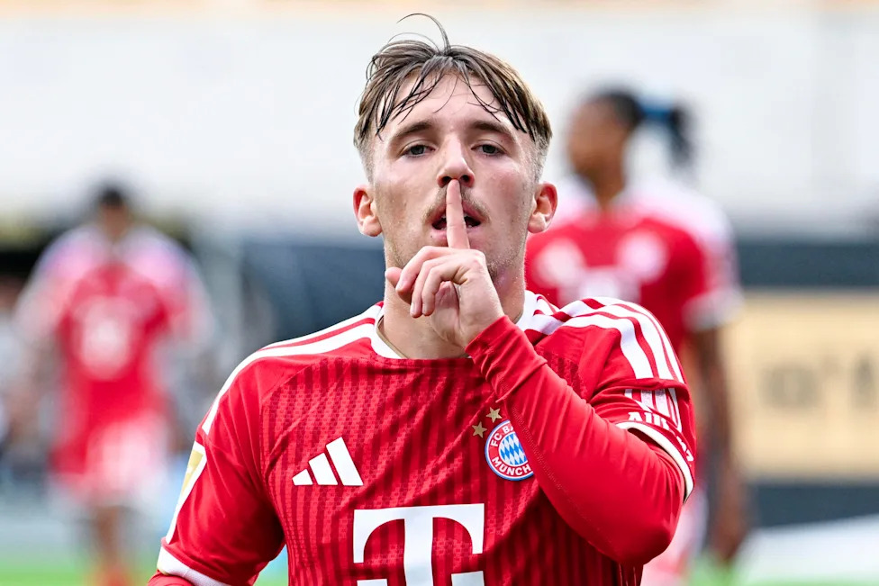 13 September 2026, Saarland, Spiesen-Elversberg: Soccer, Men: Bundesliga, SV Elversberg vs. Bayern Munich, Matchday 3, Ursapharm-Arena an der Kaiserlinde. Lennart Karl (Bayern Munich) celebrates scoring the goal that made it 01. Photo: Uwe Anspach/dpa - IMPORTANT NOTICE: In accordance with the regulations of the Bundesliga and the German Football Association (DFB), it is prohibited to use or allow the use of photographs taken in the stadium and/or during the game in the form of sequential images