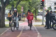Ciclistas na Ciclovia da Faria Lima