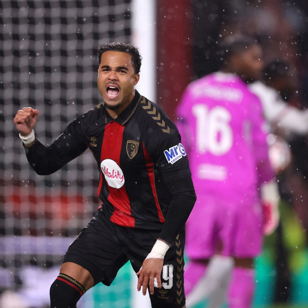 Liga Europa: Bournemouth vence o Milan com dois gols de pênalti