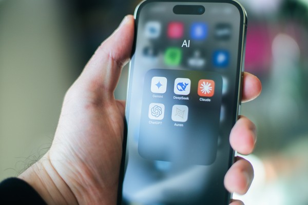 Não quer trabalhar usando IA? Veja profissões menos expostas à tecnologia