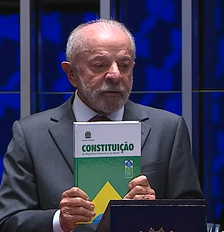 Lula usa tom eleitoral na promulgação do fim da escala 6x1 e diz que é 'mentira' que ela gerará crise Foto: Reprodução/TV Senado