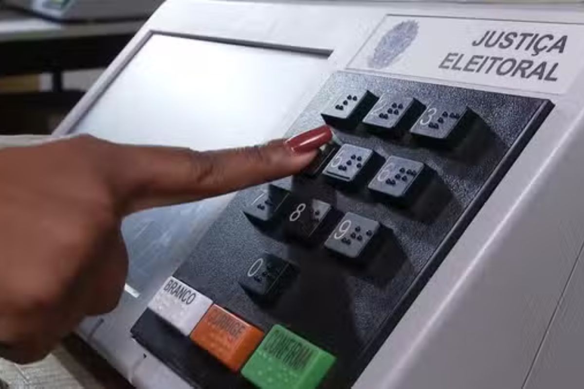 PL é o partido que mais elegeu governadores no 1º turno das eleições 2026