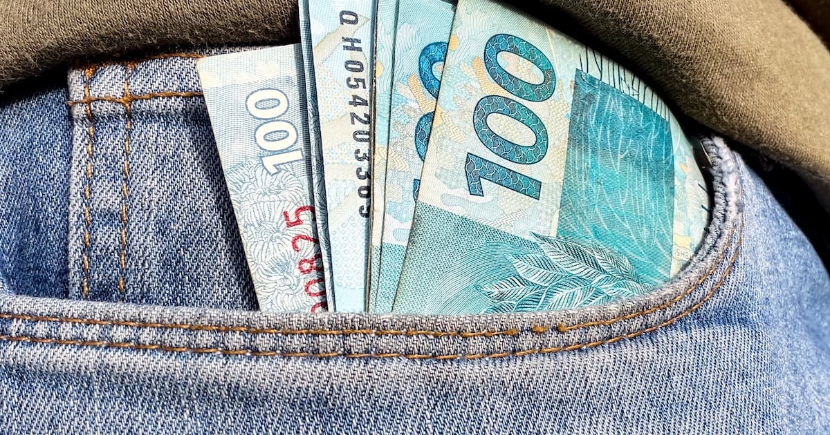 Primeira parcela do 13º salário: saiba quando cai na conta, qual o valor e quem tem direito