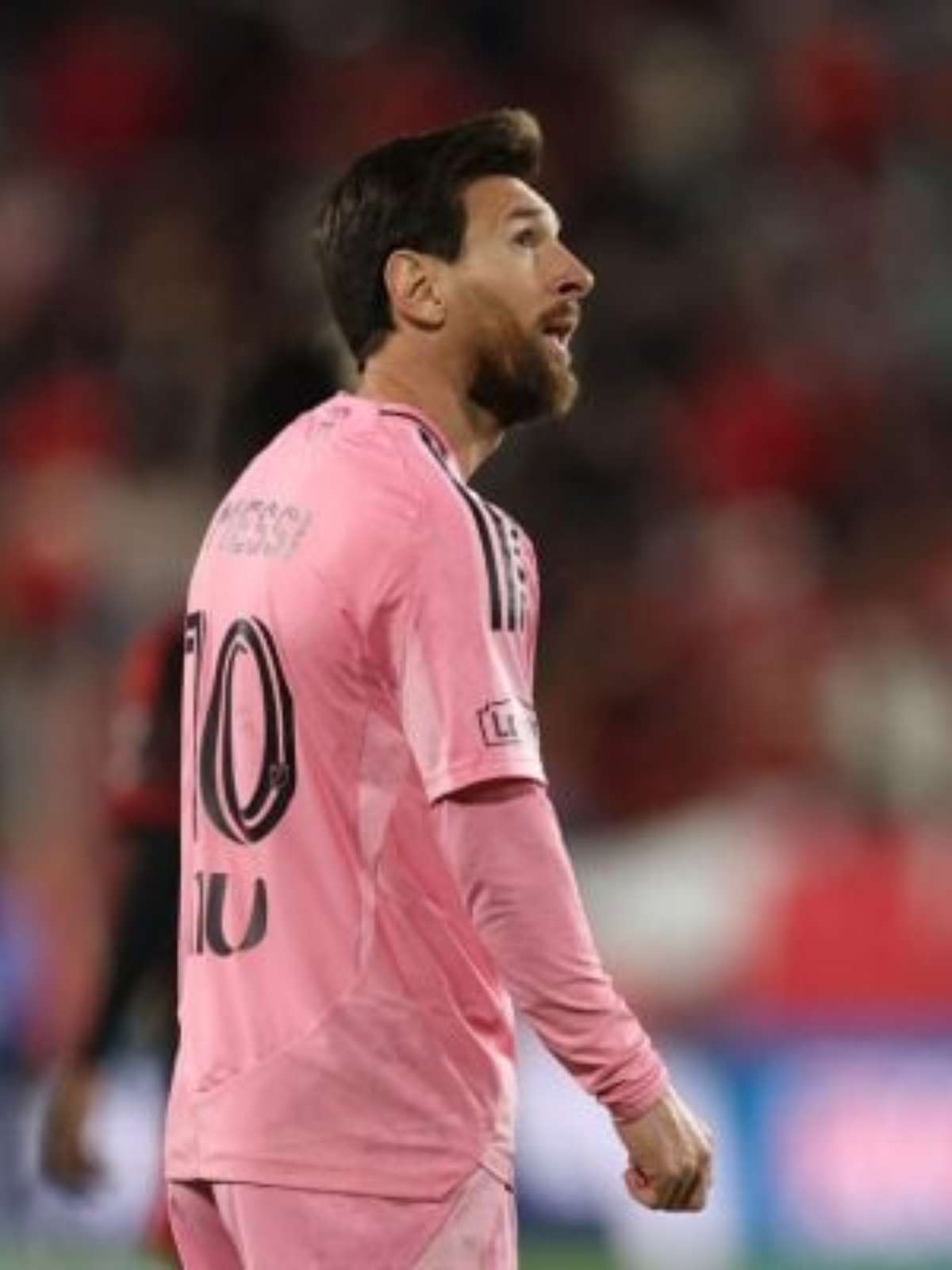 Messi decide não viajar a Londres para cerimônia da Bola de Ouro