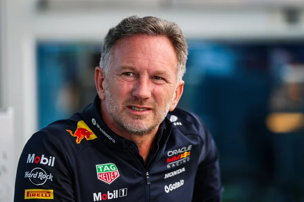 F1: Horner critica promoção de Lawson à Red Bull: “Não deveria acontecer” - destaque galeria